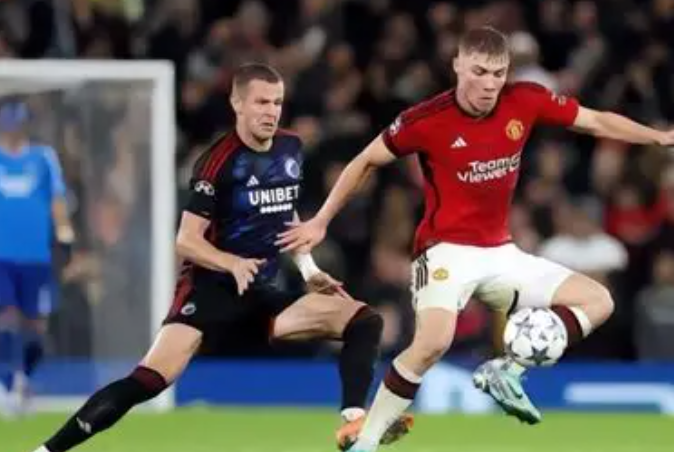 那不勒斯冬窗欲提前激活霍伊倫買斷條款，曼聯(lián)已表態(tài)同意