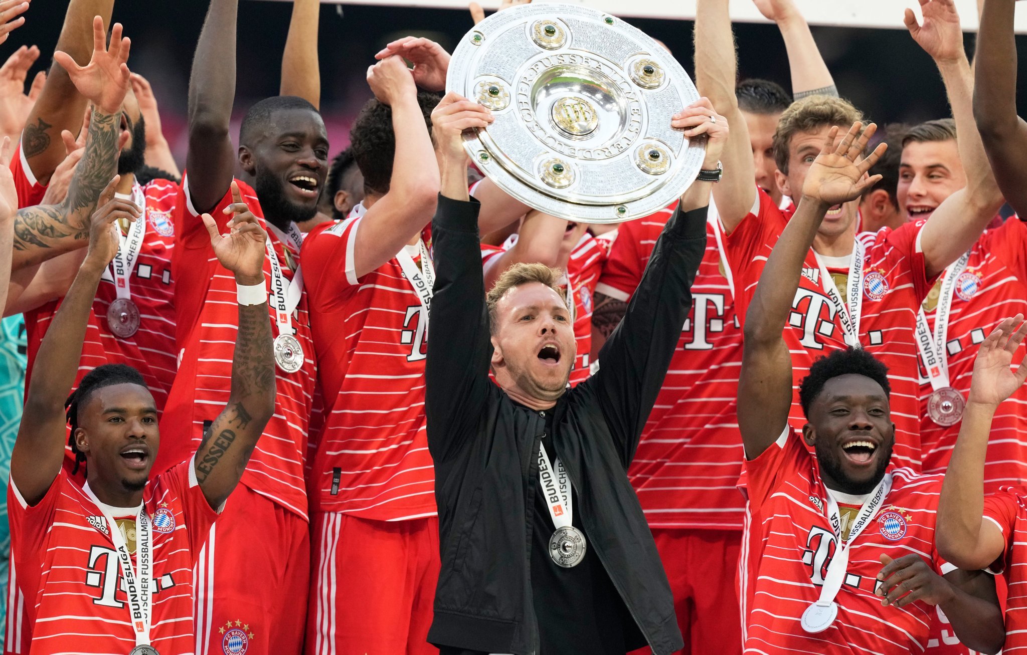 拜仁慕尼黑：歐冠賽場(chǎng)的德意志戰(zhàn)車(chē)轟鳴向前