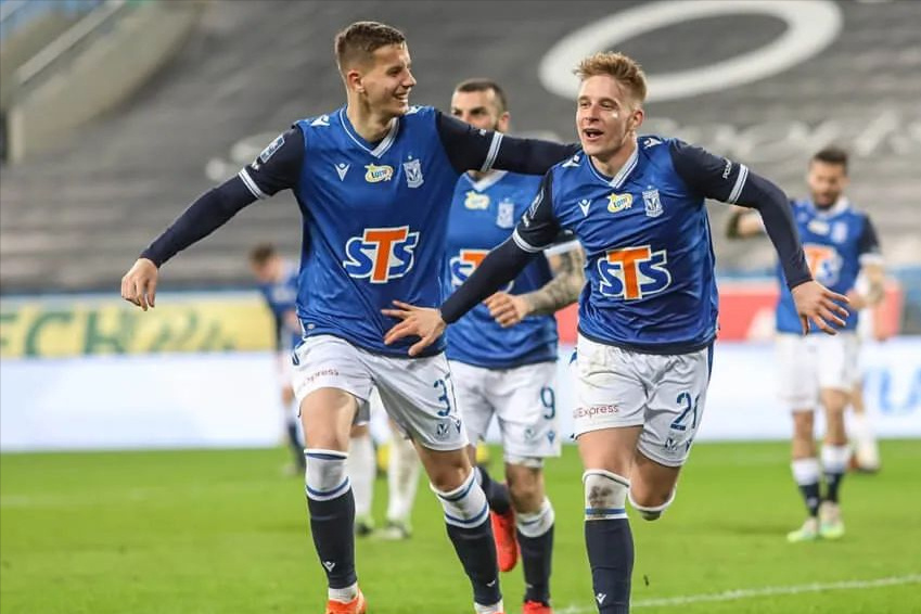 黑馬主場戰(zhàn)藍(lán)軍，歐冠生死局誰主沉浮