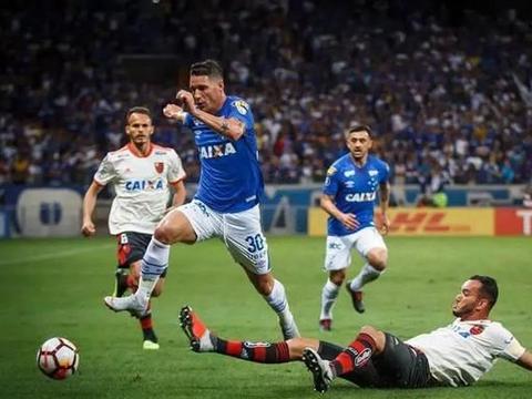 青春風暴對決鐵血防線，阿賈克斯主場迎強敵