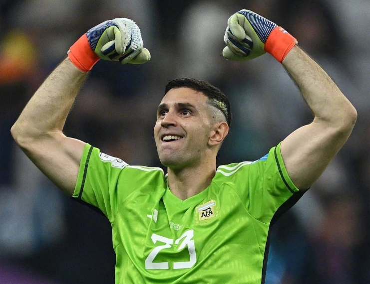 觀點(diǎn)交鋒：馬丁內(nèi)斯轉(zhuǎn)會(huì)曼聯(lián)失敗后的未來走向探討