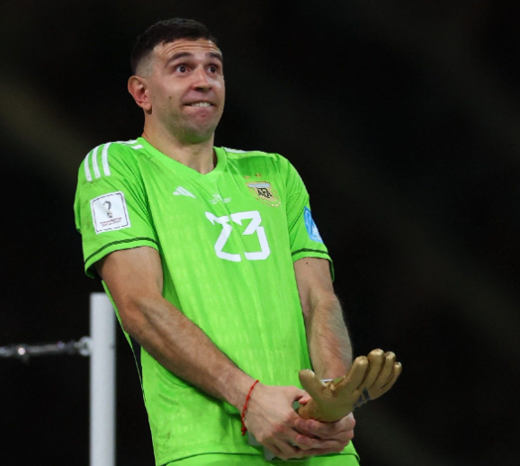 觀點交鋒：馬丁內(nèi)斯轉會曼聯(lián)失敗后的未來走向探討