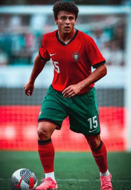 <a  style='color: blue;'>巴黎圣日耳曼</a>客場(chǎng)險(xiǎn)勝里昂：若昂 - 內(nèi)維斯補(bǔ)時(shí)建功談賽后感悟