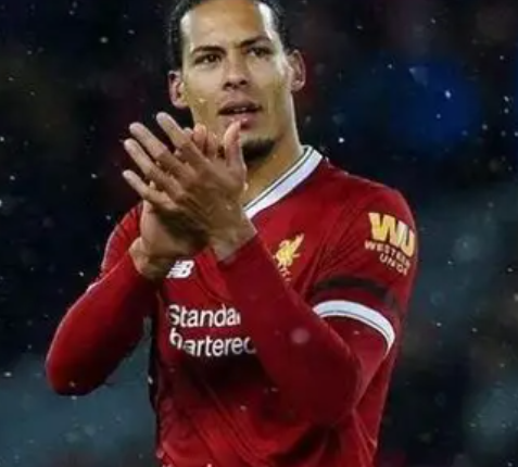 曼城與利物浦之戰(zhàn)：越位判罰爭(zhēng)議的深度剖析