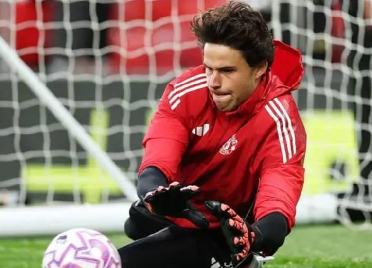 弗格森盛贊阿莫林治下曼聯(lián)，寄望球隊延續(xù)連勝佳績