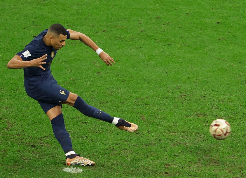 本澤馬談姆巴佩：皇馬奪冠需團(tuán)隊(duì)協(xié)作