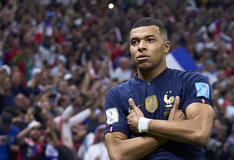 姆巴佩傷后行蹤引關(guān)注：迪拜之行與爭(zhēng)議并存