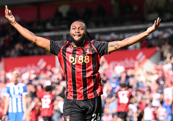 英超豪門(mén)競(jìng)逐塞梅尼奧：轉(zhuǎn)會(huì)市場(chǎng)焦點(diǎn)人物的動(dòng)態(tài)追蹤