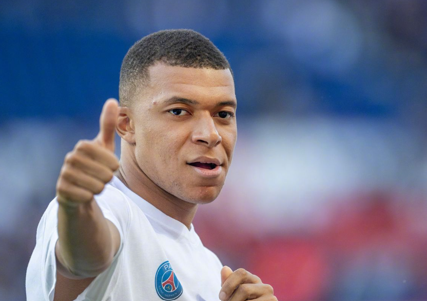 皇馬客戰(zhàn)畢巴前訓(xùn)練細(xì)節(jié)：維尼修斯與姆巴佩的特別互動(dòng)