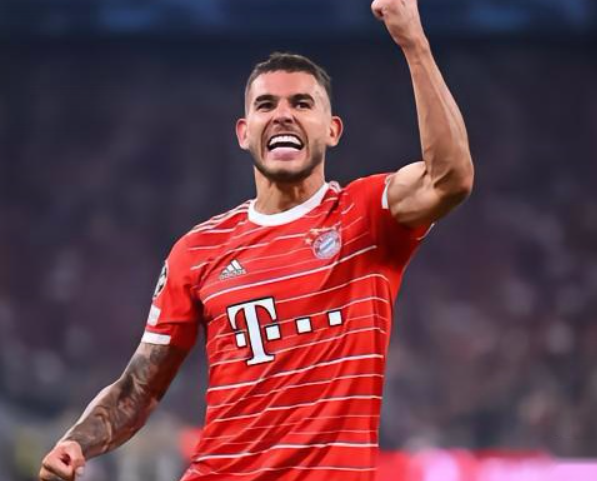 盧卡斯&middot;埃爾南德斯肘擊受罰，巴黎左后衛(wèi)位置臨挑戰(zhàn)