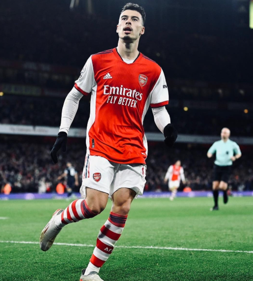 阿森納賽前風(fēng)云：馬丁內(nèi)利展望歐冠，剖析過(guò)往與競(jìng)爭(zhēng)