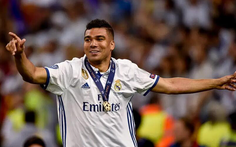 卡塞米羅賽季末離隊：曼聯(lián)生涯回顧與身價變遷分析